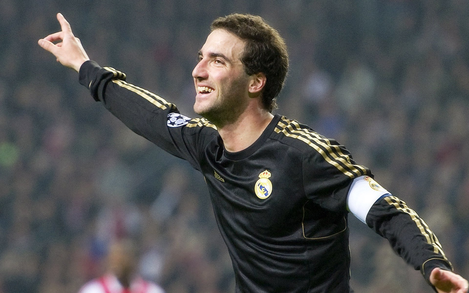 伊朗年轻球员表现抢眼，伊朗足球队目前厉害人物